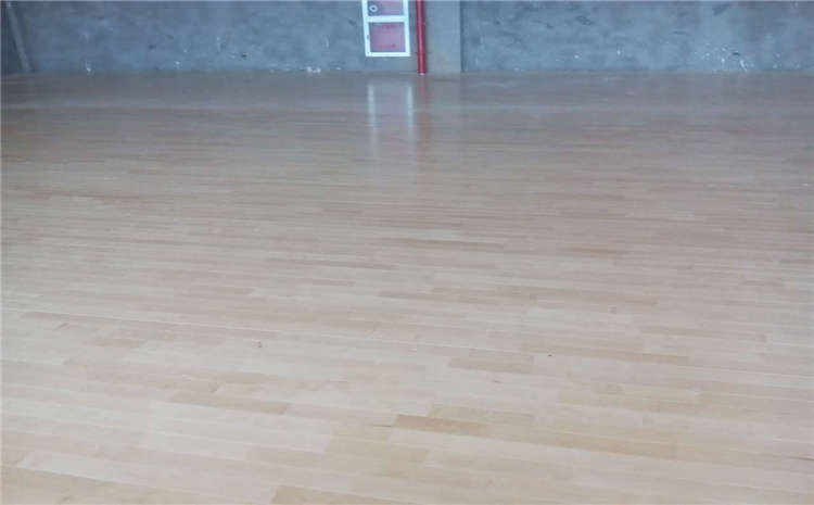 體育場運(yùn)動木地板廠家報價