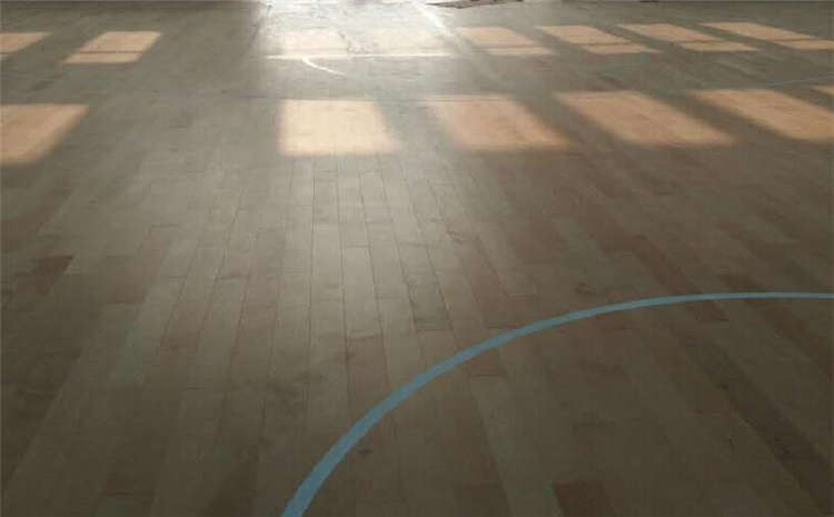 單層龍骨結構體育館木地板一平米價格
