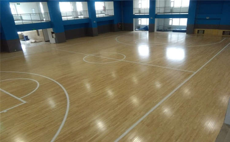 籃球館木地板刷漆是個技術活