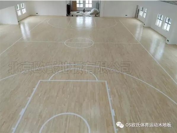 湖北天門杭州華泰小學籃球館木地板鋪設工程
